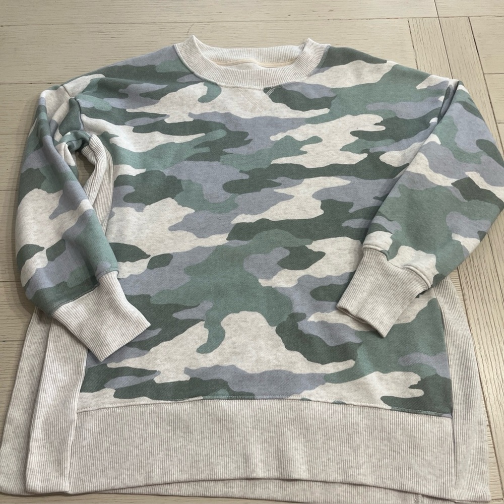 Aerie Oversized Pullover Tunic Sweatshirt Size XS Camo Print
